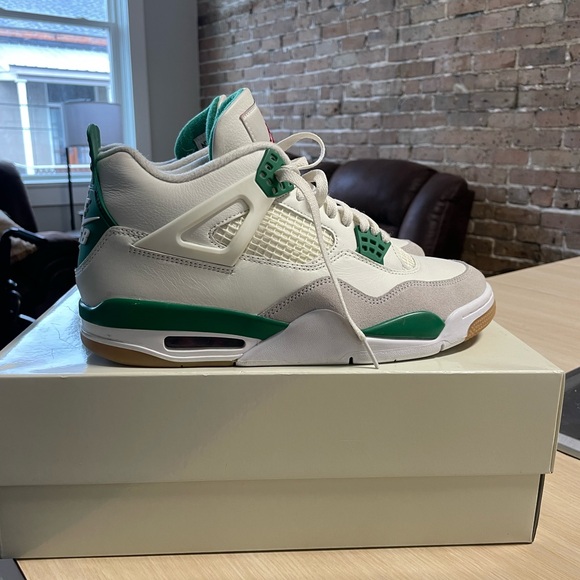 Nike SB x Air Jordan 4 Pine Green 🔥 (rare find) - Picture 4 of 10